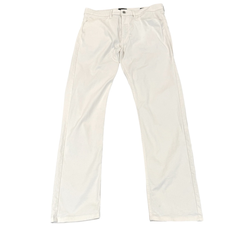 Dockers Men's White Slim Straight Leg Jeans 34